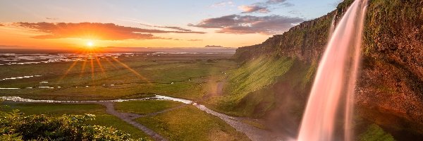 Zachód słońca, Wodospad Seljalandsfoss, Islandia