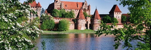 Rzeka Nogat, Polska, Malbork, Zamek Krzyżacki