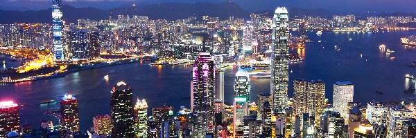 Nocą, Hong Kong