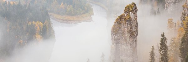 Rosja, Skały, Mgła, Lasy, Rzeka Usva, Kraj Permski, Wysepka