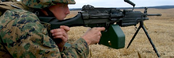 Żołnierz, M249 SAW