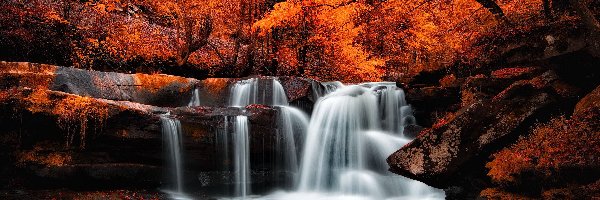 Jesień, Wodospad