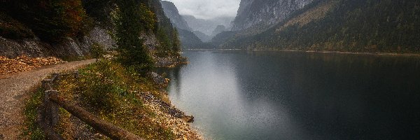 Góry, Droga, Rzeka, Ogrodzenie, Drzewa