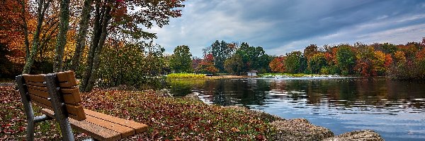 Jesień, Jezioro, Miasto Trumbull, Stan Connecticut, Stany Zjednoczone, Kamienie, Park, Park Twin Brooks, Ławeczka