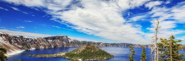 Jezioro Kraterowe, Oregon, Chmury, Drzewa, Park Narodowy Jeziora Kraterowego, Wyspa Czarodzieja, Góry, Stany Zjednoczone