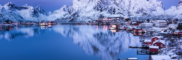 Wieś Reine, Lofoty, Morze Norweskie, Góry, Wyspa Moskenesøya, Zima, Domy, Norwegia