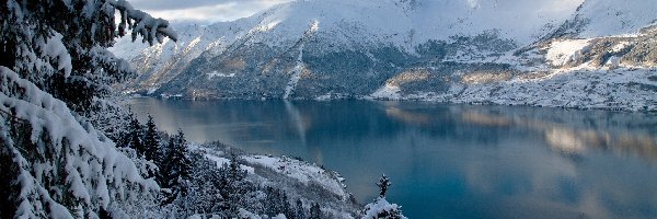 Okręg Hordaland, Fiord Sorfjorden, Region Hardanger, Norwegia