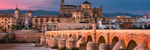 Most Rzymski, Most Puente Romano, Kordoba, Andaluzja, Hiszpania, Katedra, Mezquita-Catedral, Rzeka Gwadalkiwir, Meczet Mezquita