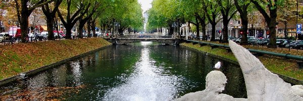 Dusseldorf, Kanał, Konigsallee, Drzewa, Rzeźba