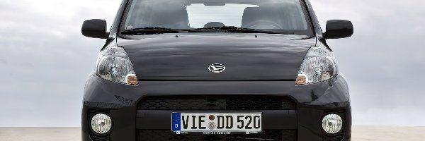 Halogeny, Daihatsu Sirion, Przód