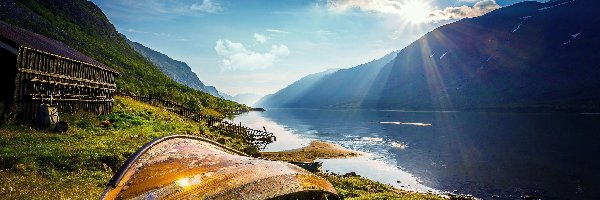 Brzeg, Góry Jotunheimen, Jezioro Gjende, Łódź, Park Narodowy Jotunheimen, Norwegia