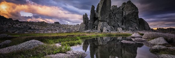 Kamienie, Zachód słońca, Kałuża, Skały