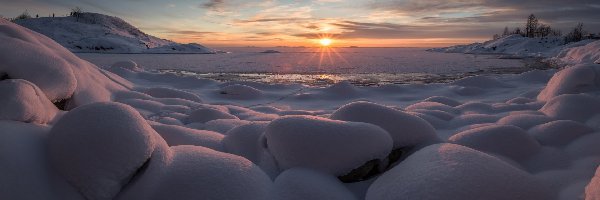 Kamienie, Lód, Jezioro, Zachód słońca, Śnieg, Zima