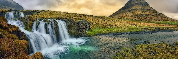 Półwysep Snæfellsnes, Wodospad Kirkjufellsfoss, Góra Kirkjufell, Islandia