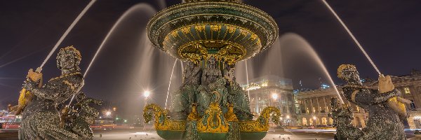 Rzeźby, Place de la Concorde, Fontaine des Mers, Plac Zgody, Fontanna Mórz, Noc, Francja, Paryż