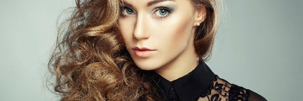 Kobieta, Blondwłosa