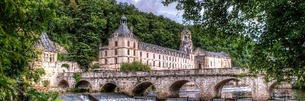 Budynek, Miejscowość Brantome, Opactwo Benedyktynów, Rzeka Dronne, Francja Most