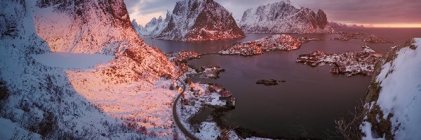 Wieś Reine, Lofoty, Droga, Góry, Wyspa Moskenesoya, Morze Norweskie Zima, Domy, Norwegia
