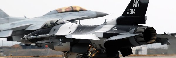 F-16, Lotnisko, Odrzutowce