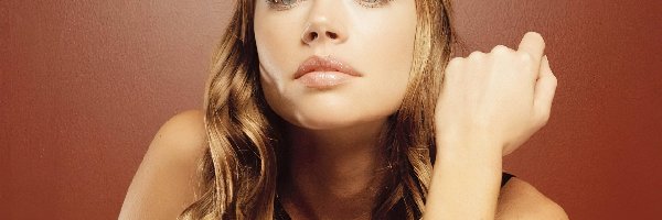 Denise Richards, buzia