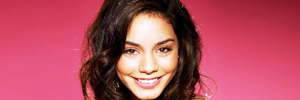 Vanessa Hudgens, Uśmiechnięta