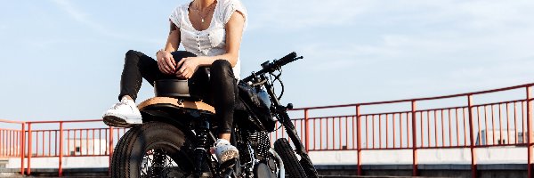 Motocykl, Kobieta