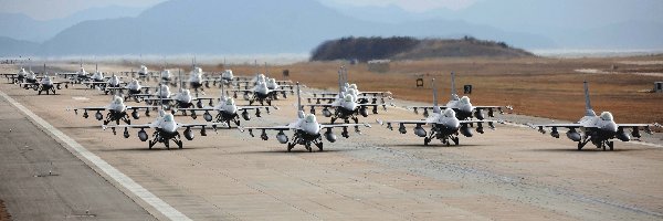 F-16, Startowy, Pas