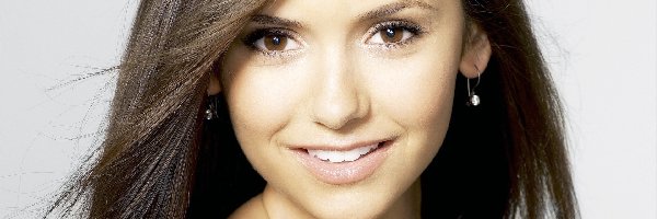 Nina Dobrev, Aktorka