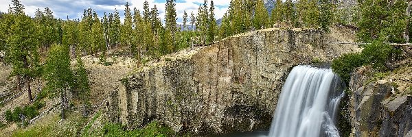 Stan Kalifornia, Świerki, Devils Postpile National Monument, Stany Zjednoczone, Skały, Wodospad Rainbow Falls