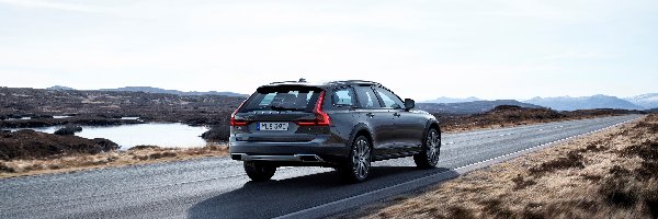 2016, Volvo V90 Cross Country T6