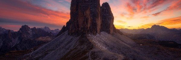 Tre Cime di Lavaredo, Góry, Masyw, Zachód słońca, Dolomity, Włochy