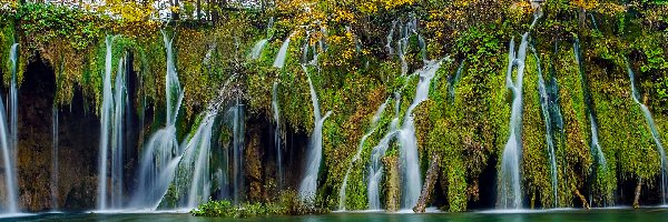 Chorwacja, Skały, Drzewa, Omszałe, Wodospad, Park Narodowy Jezior Plitwickich, Jesień