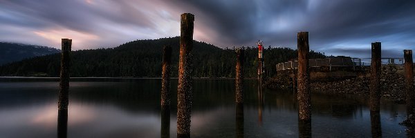 Barnet Marine Park, Kamienie, Chmury, Morze, Zatoka Burrard, Kanada, Kolumbia Brytyjska, Pale, Burnaby