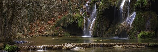 Rzeka, Kaskada, Francja, Departament Jura, Cascade des tufs, Las, Miejscowość Baume Les Messieurs, Wodospad