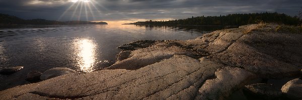 Rosja, Ciemne, Chmury, Skały, Jezioro Ładoga, Karelia, Wschód słońca