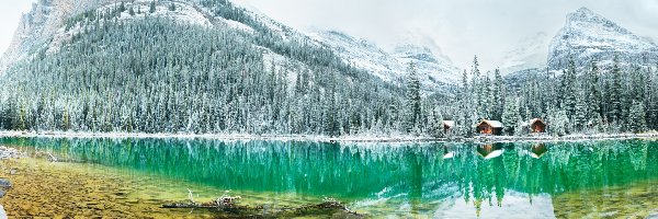 Domki, Park Narodowy Yoho, Kanada, Prowincja Kolumbia Brytyjska, Góry Canadian Rockies, Lasy, Zima, Jezioro OHara