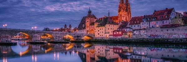 Katedra Św. Piotra, Miasto Ratyzbona, Niemcy, Bawaria, Rzeka Dunaj, Most, Kościół, Regensburg