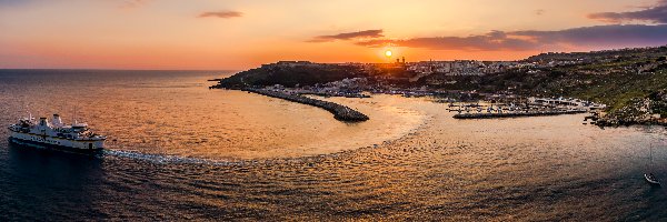 Wyspa Gozo, Statek, Mgarr, Malta, Zachód słońca, Morze