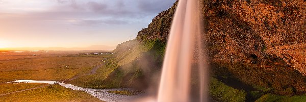 Wodospad Seljalandsfoss, Islandia, Rzeka Seljalandsa, Skały