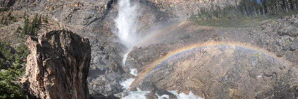 Drzewa, Wodospad, Kanada, Kamienie, Tęcza, Góry Skaliste, Skały, Park Narodowy Yoho, Takakkaw Falls, Prowincja Kolumbia Brytyjska