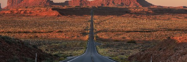 Wyżyna Colorado, Dolina Pomników, Jesień, Droga, Zachód słońca, Stany Zjednoczone, Stan Utah, Skały, Monument Valley