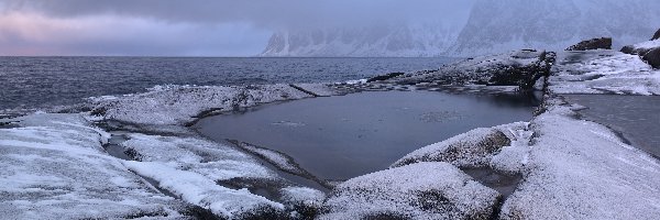 Śnieg, Skały, Norwegia, Senja, Zima, Chmury, Wyspa, Morze