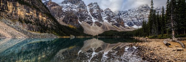 Kanada, Dolina Dziesięciu Szczytów, Jezioro Moraine, Góry, Park Narodowy Banff, Prowincja Alberta, Drzewa