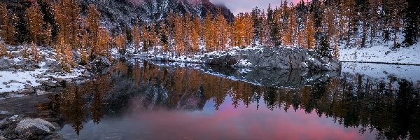 Stany Zjednoczone, Skały, Śnieg, Drzewa, Jezioro Sprite Lake, Stan Waszyngton, Góry Kaskadowe