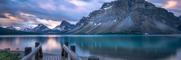 Góry, Jezioro, Kanada, Prowincja Alberta, Bow Lake, Canadian Rockies, Park Narodowy Banff, Pomost