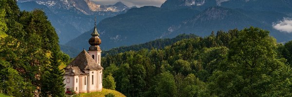 Berchtesgaden, Sanktuarium Maria Gern, Niemcy, Alpy Salzburskie, Droga, Góry, Chmury, Kościół, Drzewa, Bawaria