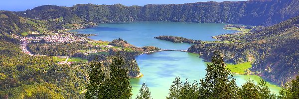 Miasto Ponta Delgada, Jezioro Azul, Sete Cidades, Wzgórza, Portugalia, Lasy, Obłoki, Azory, Drzewa, Jezioro Verde, Wyspa Sao Miguel