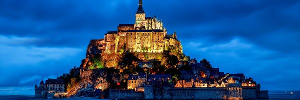 Francja, Oświetlone, Opactwo św Michała Archanioła, Mont Saint-Michel, Wyspa, Normandia, Wieczór