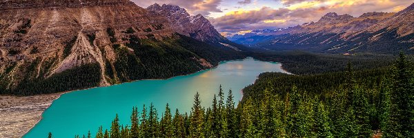 Chmury, Jezioro Peyto Lake, Drzewa, Canadian Rockies, Park Narodowy Banff, Góry, Lasy, Kanada, Alberta