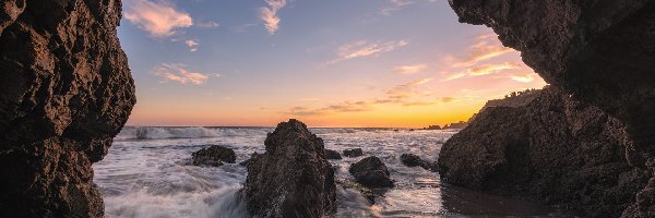 Jaskinia, Kalifornia, Zachód słońca, Morze, Malibu, Skały, Plaża El Matador Beach, Stany Zjednoczone